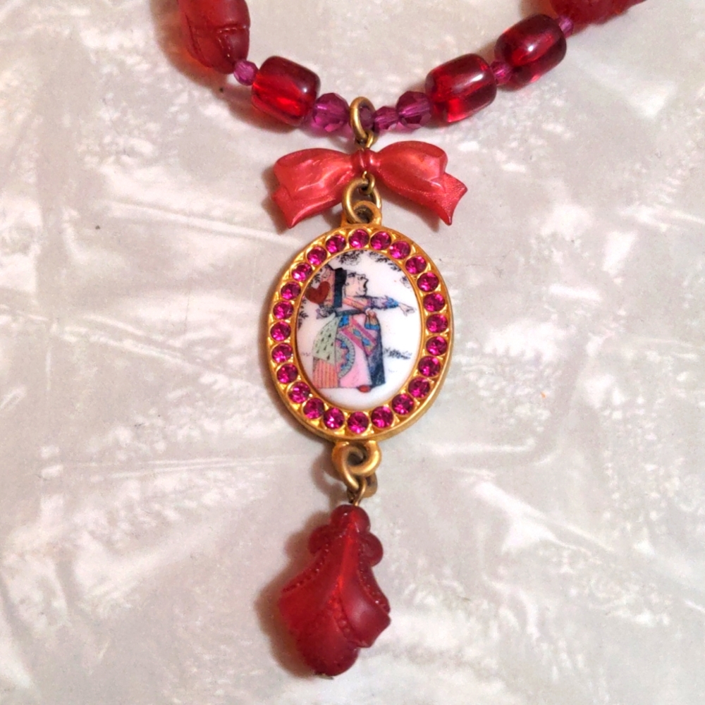 Yarina Tarantino queen of hearts cameo necklace